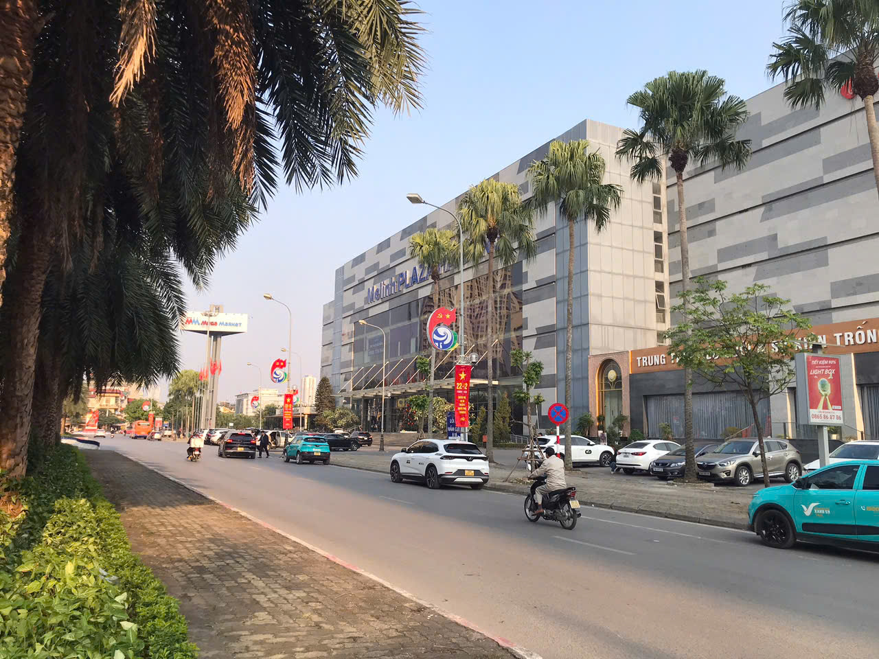 BÁN THANH LÝ ĐẤT, TẶNG NHÀ, TRUNG TÂM QUẬN HÀ ĐÔNG